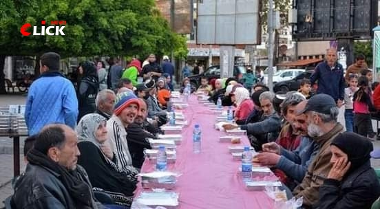 موائد رمضانية ومبادرات خيرية تنعش الفقراء في الشهر الفضيل