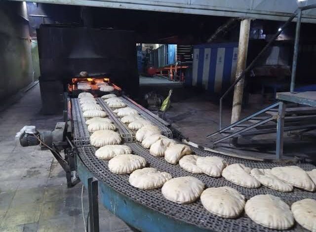التجارة الداخلية تسمح ببيع الخبز الجمعة المقبل بدلاً من السبت