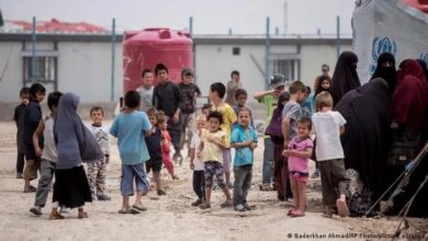 وضعتها الأمم المتحدة على قائمتها السوداء.. فرنسا تستعيد نساء وأطفال من مخيمات شمال شرق سورية