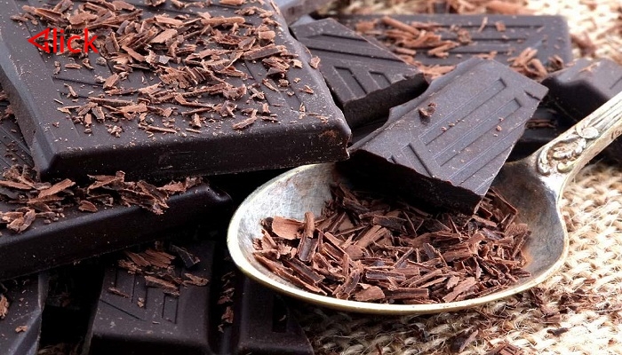 الشوكولا الداكنة تبعد الإنسان عن الإصابة بأمراض القلب