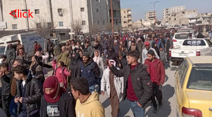 استمرار الاحتجاجات الشعبية في الرقة.. "قسد" تفرض حظراً للتجوال وتعتقل العشرات