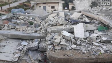 دعوى قضائية توقف أعمال إزالة أنقاض بناء انهار بفعل الزلزال بريف حماة