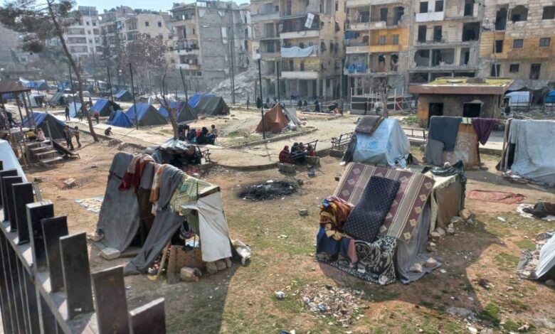لأنها تسيء للمنظر العام.. محافظة حلب تبدأ بإزالة الخيم التي اتخذها الأهالي سكناً خوفاً من الهزات المحتملة
