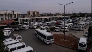 وسط غياب الحلول.. أزمة النقل تتفاقم في المخرم بريف حمص