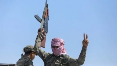 مقاتلو العشائر يستهدفون عناصر "قسد" والأخيرة تكثف تعزيزاتها في دير الزور