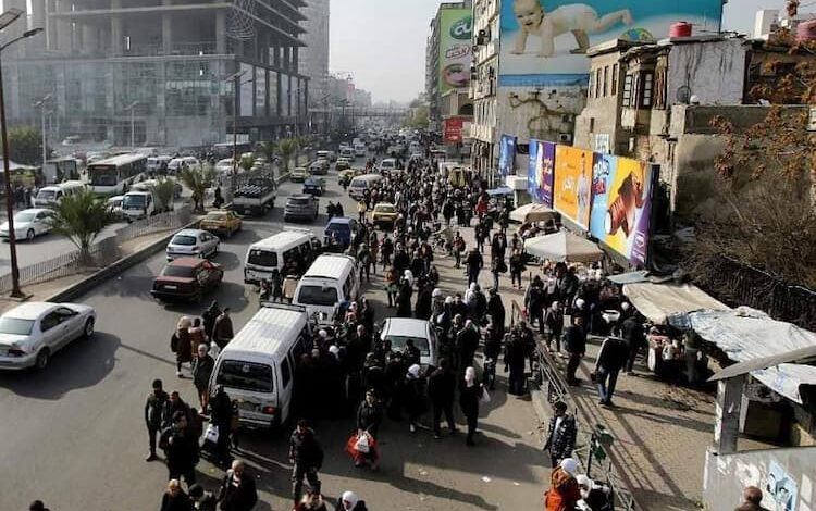 أزمة النقل تعود إلى شوارع العاصمة.. الجهات المعنية "أدن من طين وأدن من عجين"