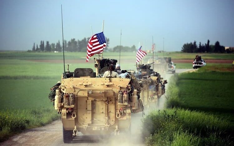 سيناتور أمريكي يقدّم مشروع قانون يدعو إلى سحب قوات بلاده من سورية